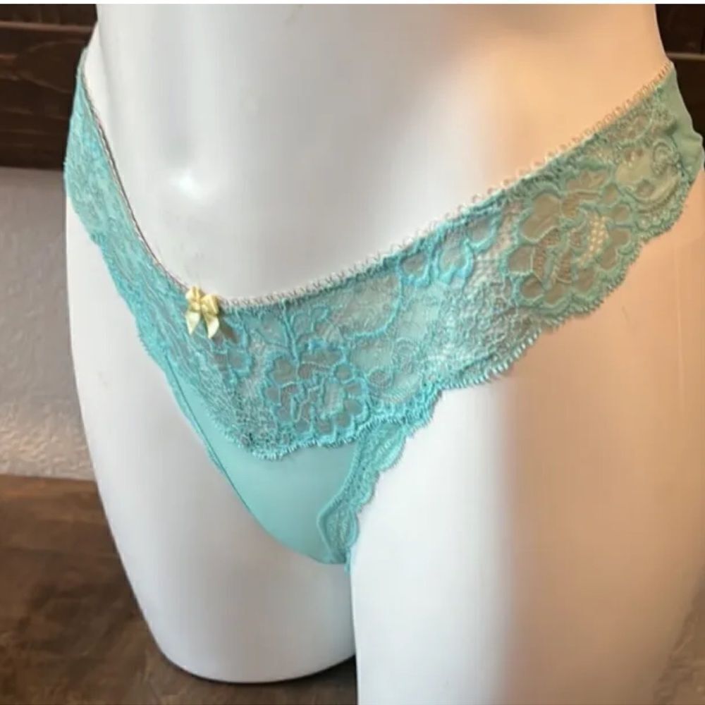 Vintage VICTORIA'S SECRET  Dream Angels Thong Sz-Medium 2009 Silver tag